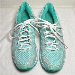 ASICS Gel Kayano 20 quite rare! A beautiful light snow glacier colour.